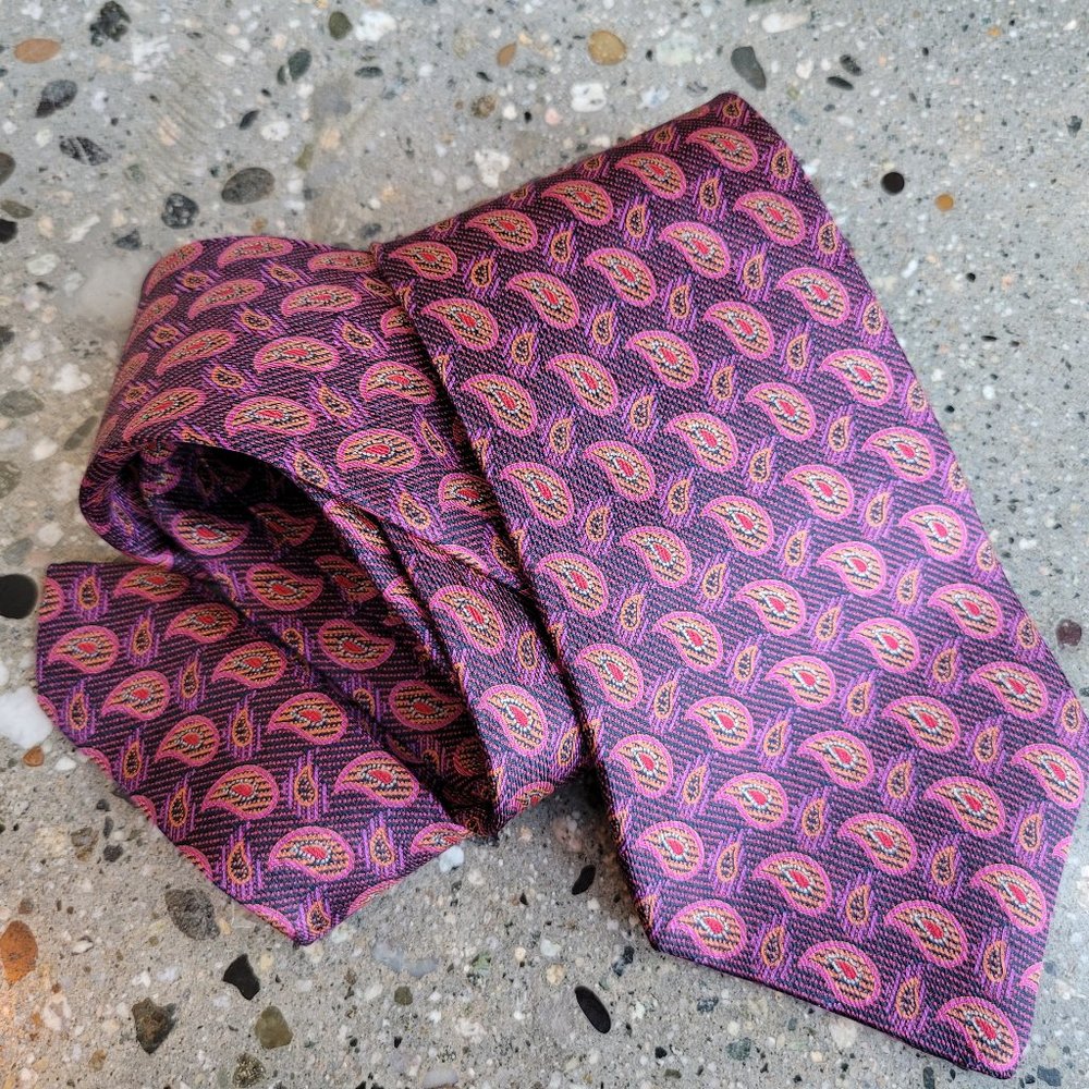 3/$20 - Distinction (Ryan Seacrest) Tie